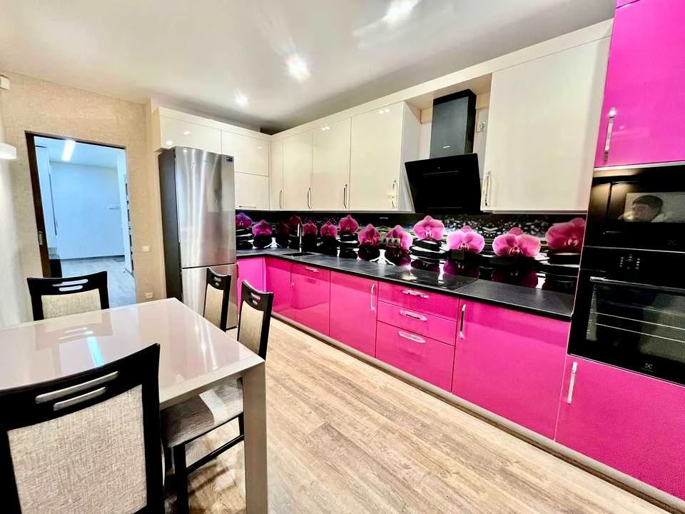 Apartment. Kharkiv, Myroslava Mysly St. (Tsilinogradska)