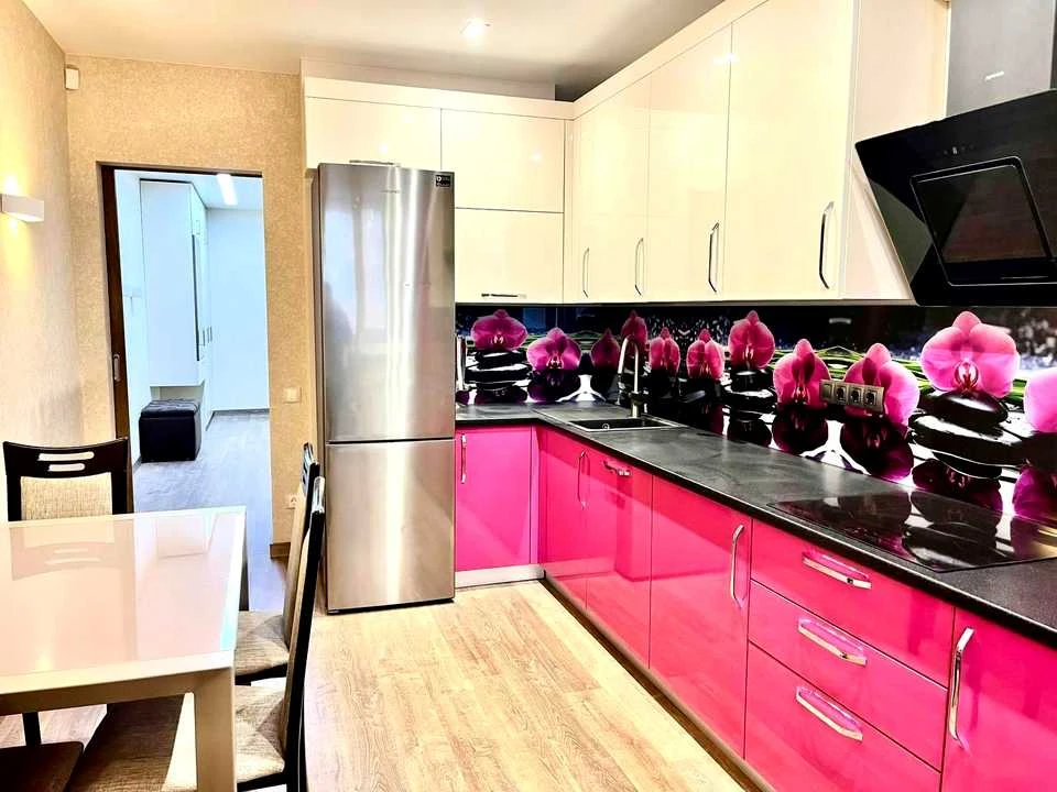 Apartment. Kharkiv, Myroslava Mysly St. (Tsilinogradska)