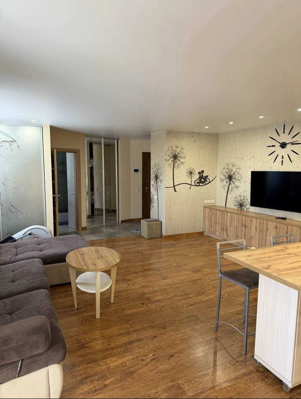 Sale of 3-room apartment 85 sq. m. on Shyshkivska Street 12, 2/9-ti, D