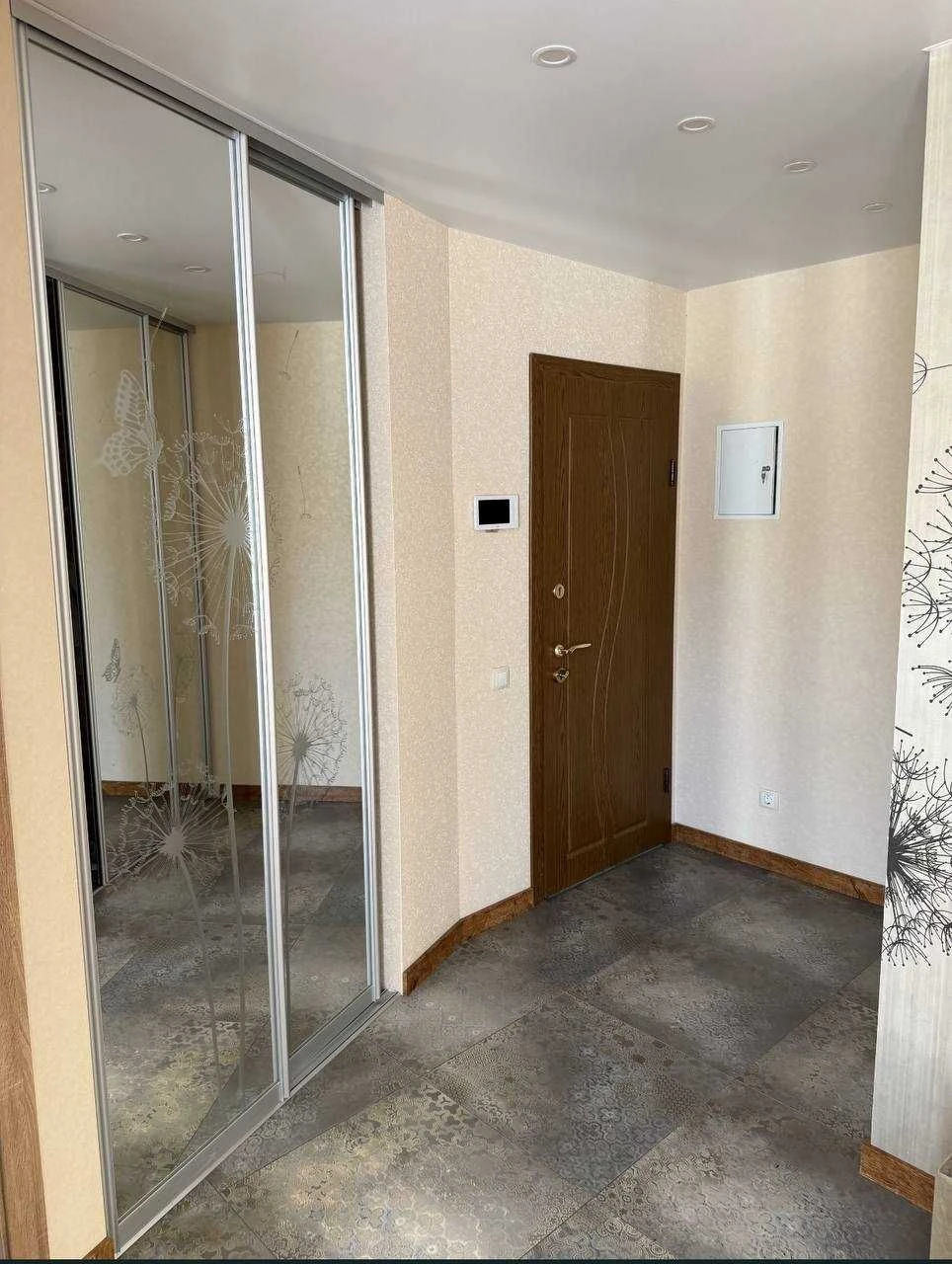 Sale of 3-room apartment 85 sq. m. on Shyshkivska Street 12, 2/9-ti, D