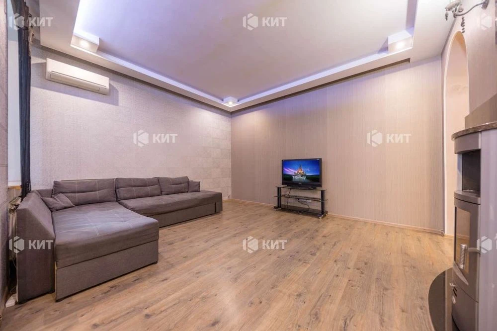 3 rooms, 106 sq. m., Center (24 Yaroslava Mudrogo St., Pushkinskaya metro station)
