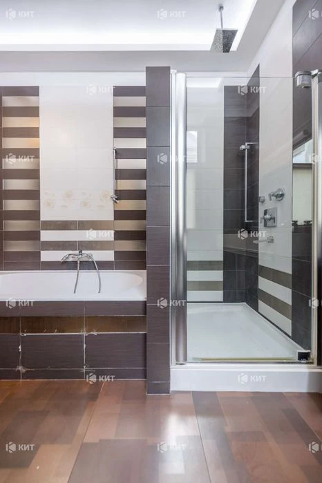 3 rooms, 106 sq. m., Center (24 Yaroslava Mudrogo St., Pushkinskaya metro station)