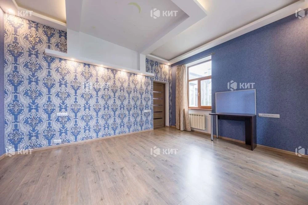 3 rooms, 106 sq. m., Center (24 Yaroslava Mudrogo St., Pushkinskaya metro station)