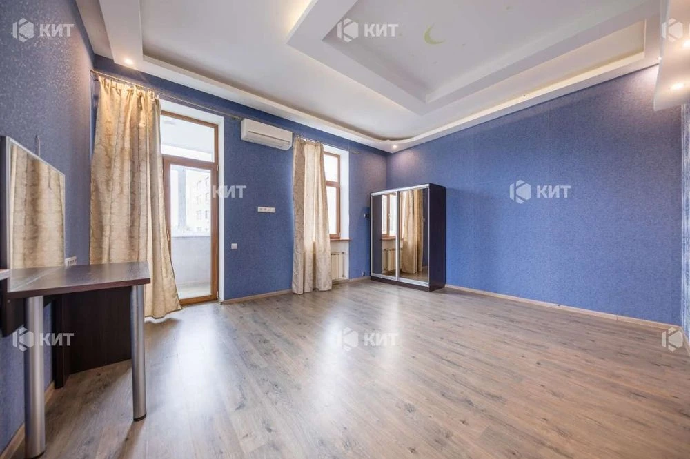 3 rooms, 106 sq. m., Center (24 Yaroslava Mudrogo St., Pushkinskaya metro station)