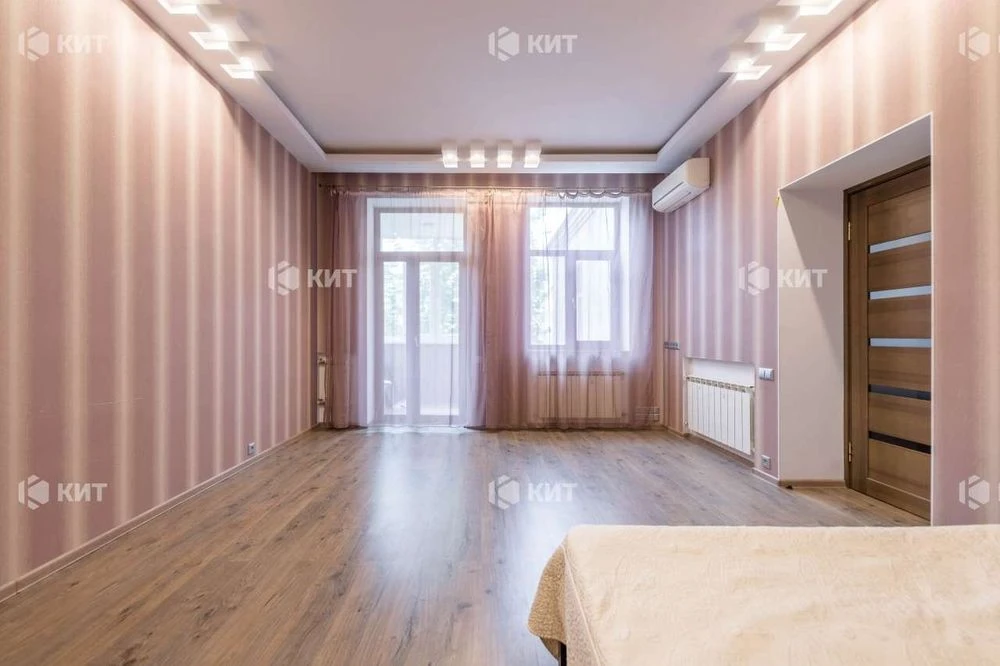 3 rooms, 106 sq. m., Center (24 Yaroslava Mudrogo St., Pushkinskaya metro station)