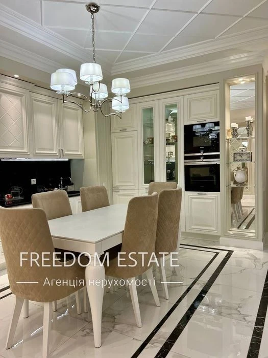 $300,000 Premium apartment in the White Elephant residential complex / Three bedrooms/