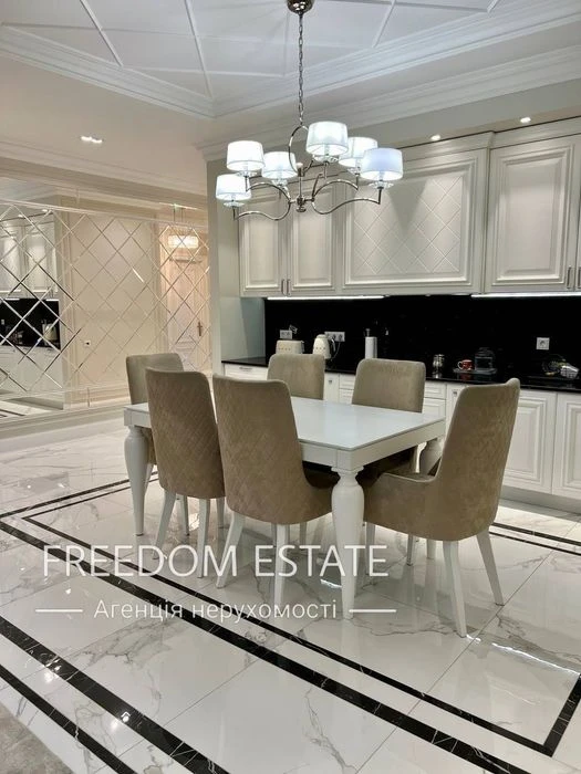 $300,000 Premium apartment in the White Elephant residential complex / Three bedrooms/