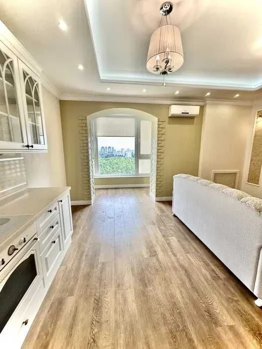 URGENT SALE! Selling a 2-room apartment of 80m2 in the Oleksiyivsky residential complex