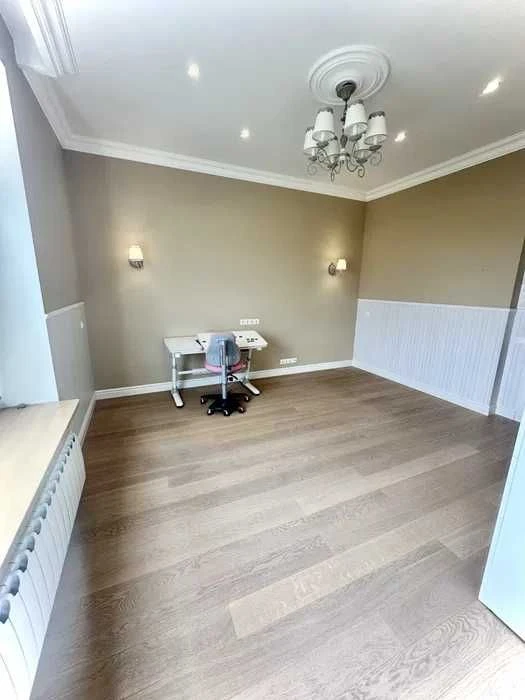 URGENT SALE! Selling a 2-room apartment of 80m2 in the Oleksiyivsky residential complex