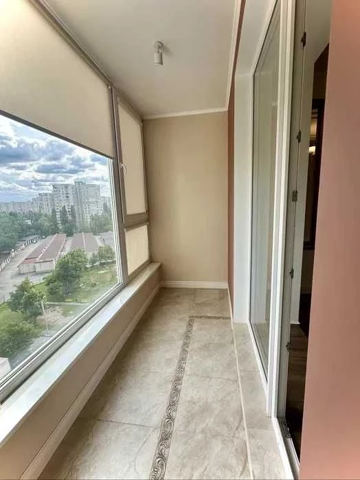 URGENT SALE! Selling a 2-room apartment of 80m2 in the Oleksiyivsky residential complex