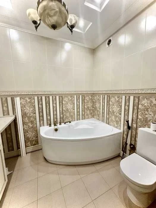 URGENT SALE! Selling a 2-room apartment of 80m2 in the Oleksiyivsky residential complex