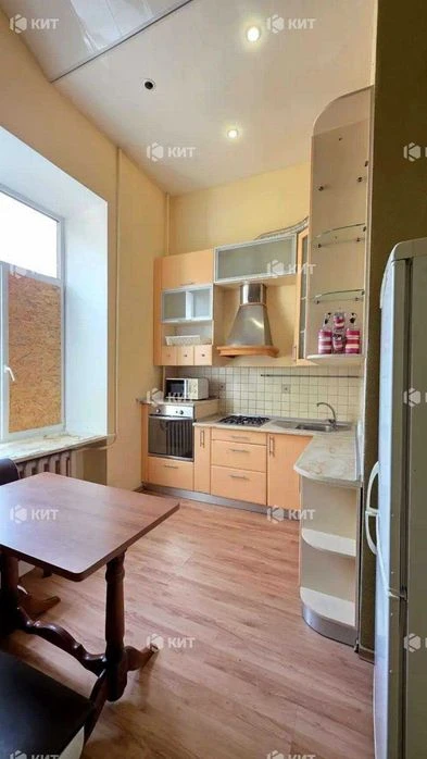 2 rooms, 70 sq. m., Center (Constitution Square metro station, Sumskaya St. 68) 132