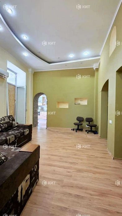 2 rooms, 70 sq. m., Center (Constitution Square metro station, Sumskaya St. 68) 132