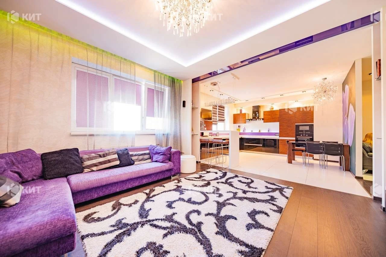 3 rooms, 135 m2 Center (Naukova metro station, Kultury st., residential complex "Avantage") 1320