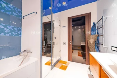 3 rooms, 135 m2 Center (Naukova metro station, Kultury st., residential complex "Avantage") 1320