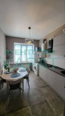 Two-room apartment for sale, near Malysheva Plant metro station, major renovations
