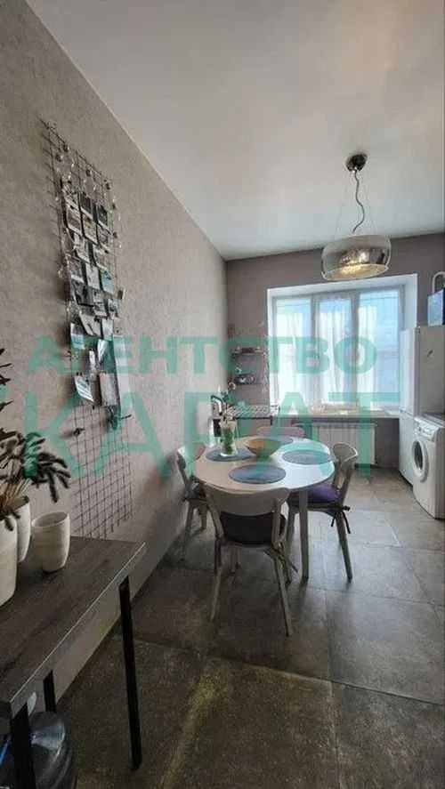 Two-room apartment for sale, near Malysheva Plant metro station, major renovations