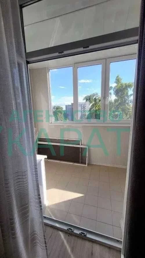 Two-room apartment for sale, near Malysheva Plant metro station, major renovations