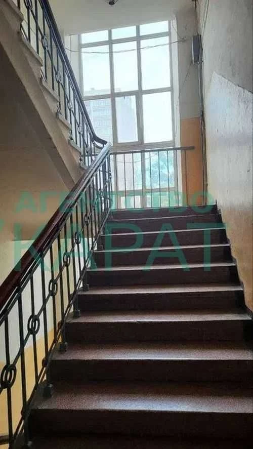 Two-room apartment for sale, near Malysheva Plant metro station, major renovations