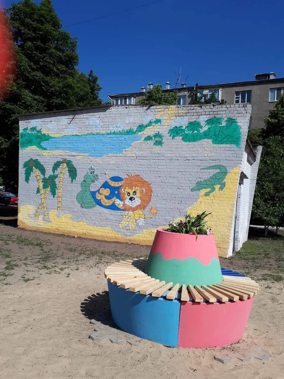 Two-room apartment for sale, near Malysheva Plant metro station, major renovations