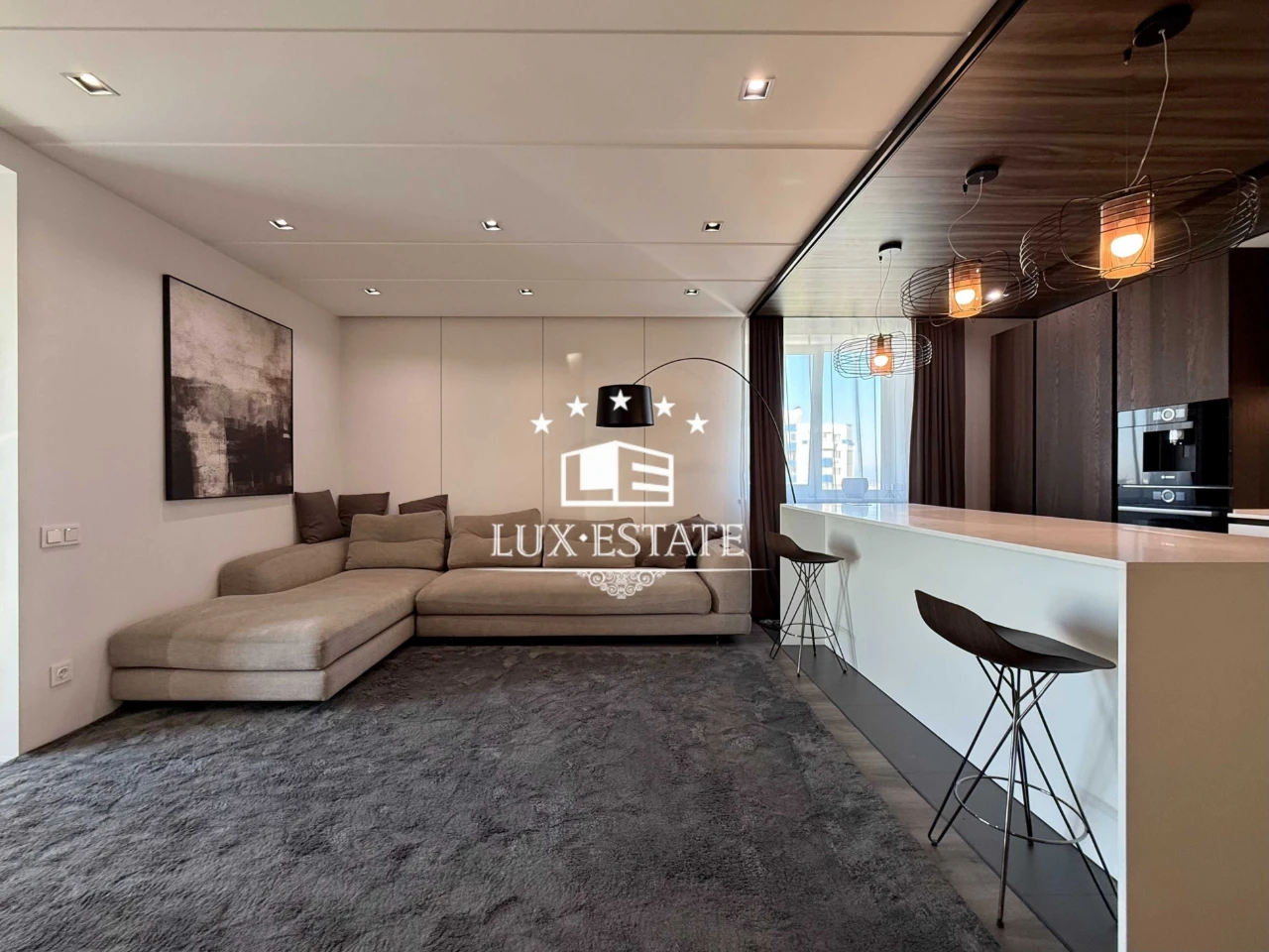 Sale of a designer, view-worthy 4-room apartment in the Rod residential complex