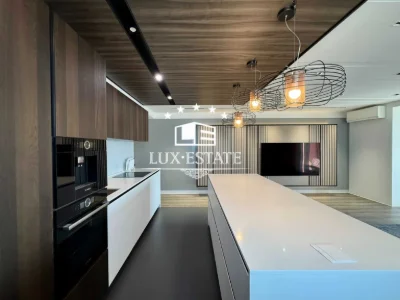 Sale of a designer, view-worthy 4-room apartment in the Rod residential complex