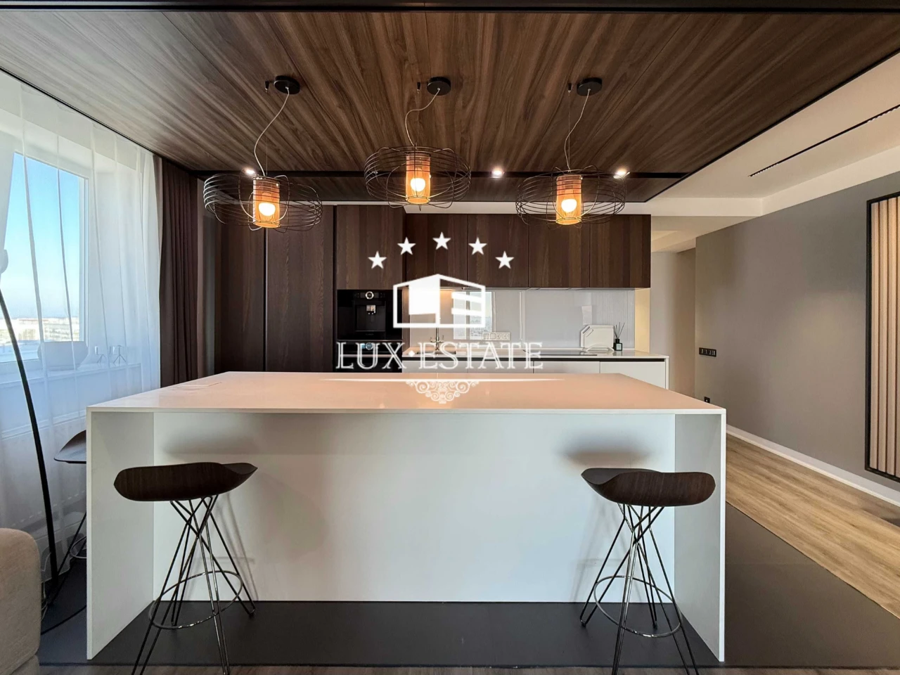 Sale of a designer, view-worthy 4-room apartment in the Rod residential complex