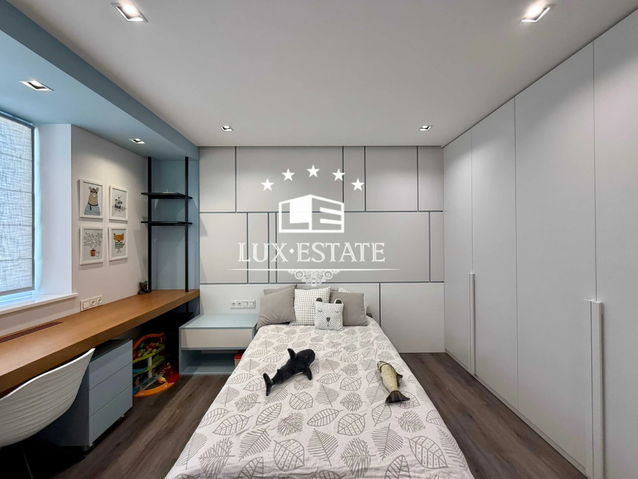 Sale of a designer, view-worthy 4-room apartment in the Rod residential complex