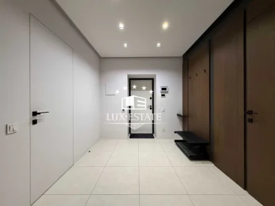 Sale of a designer, view-worthy 4-room apartment in the Rod residential complex