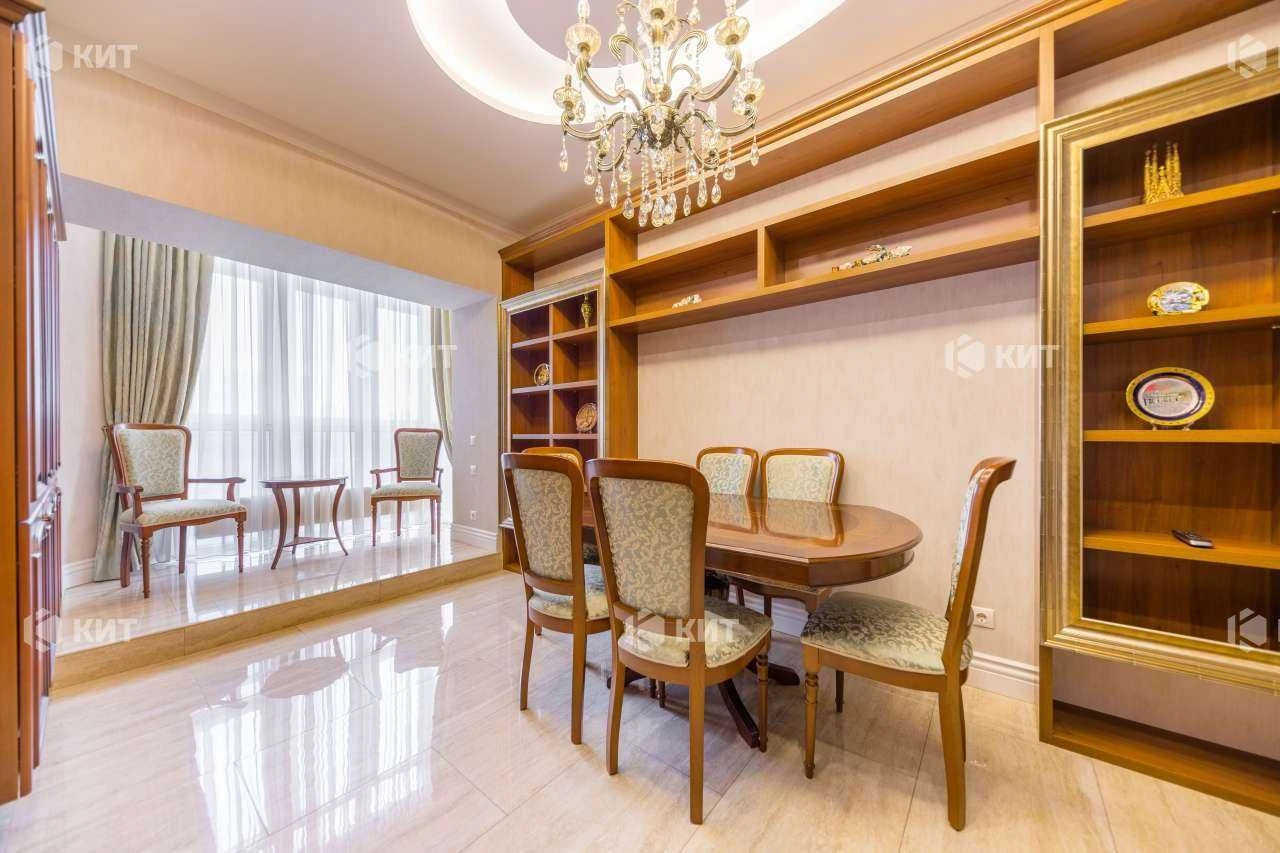 2 rooms 105m2 Center (University, Shevchenko Park, Residential Complex Ostrov) 124
