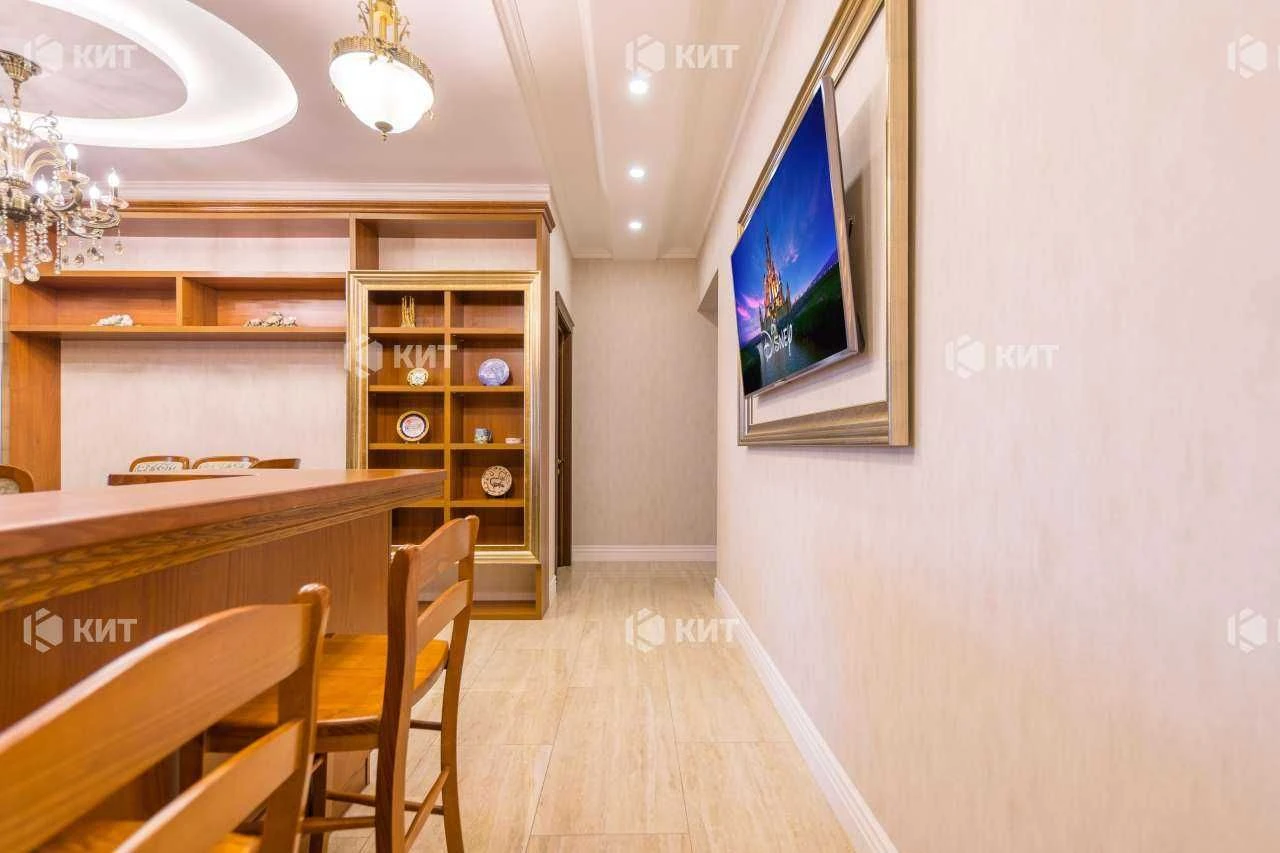 2 rooms 105m2 Center (University, Shevchenko Park, Residential Complex Ostrov) 124