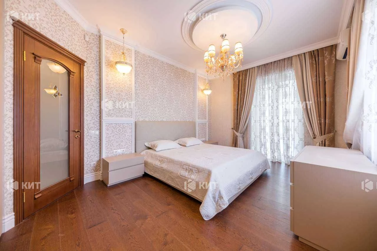 2 rooms 105m2 Center (University, Shevchenko Park, Residential Complex Ostrov) 124