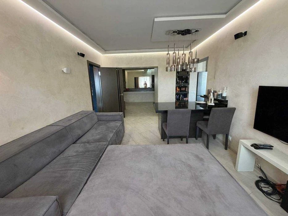 WITHOUT % 3-room apartment for sale, 18a Grigorenko St. / Poznyaki / Akhmat