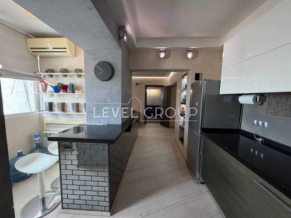 WITHOUT % 3-room apartment for sale, 18a Grigorenko St. / Poznyaki / Akhmat