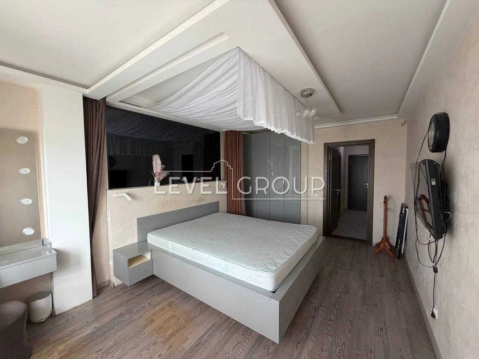 WITHOUT % 3-room apartment for sale, 18a Grigorenko St. / Poznyaki / Akhmat