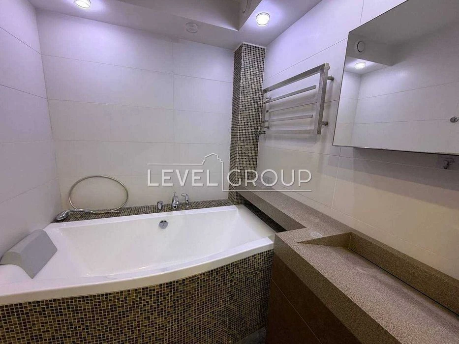 WITHOUT % 3-room apartment for sale, 18a Grigorenko St. / Poznyaki / Akhmat