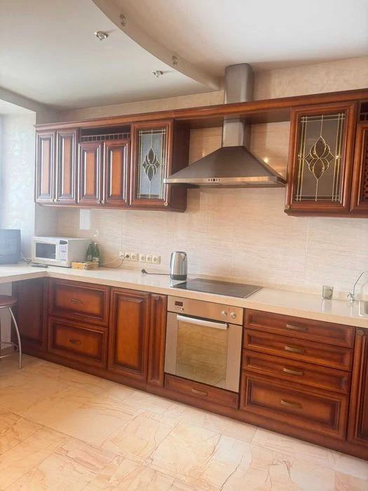 Продам Классную 3х ком Квартира Героев харькова 127 м2 Серти