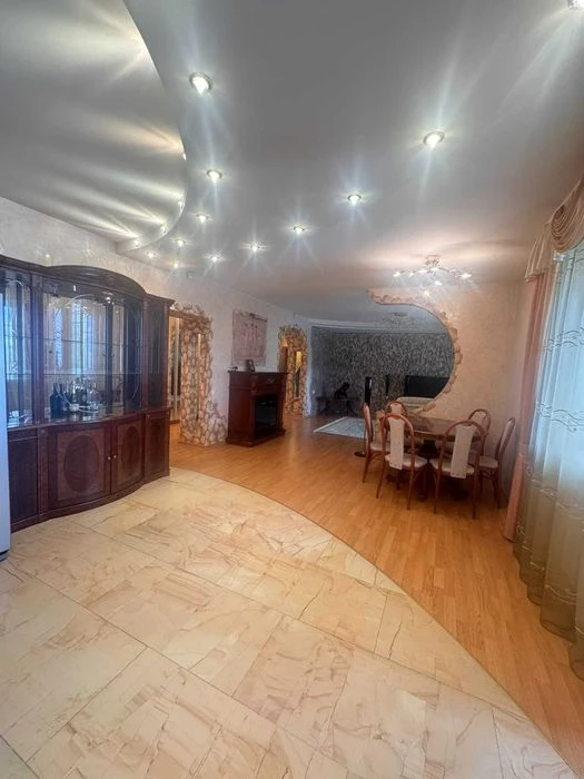 Продам Классную 3х ком Квартира Героев харькова 127 м2 Серти