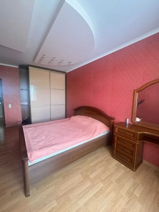 Продам Классную 3х ком Квартира Героев харькова 127 м2 Серти
