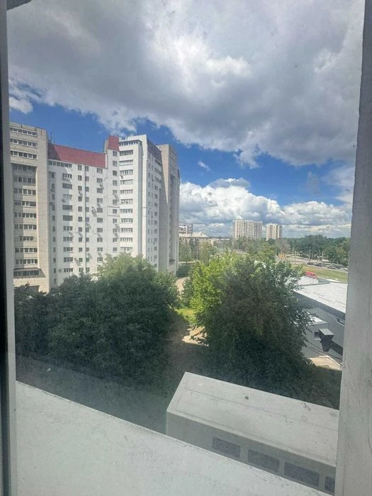 Продам Классную 3х ком Квартира Героев харькова 127 м2 Серти