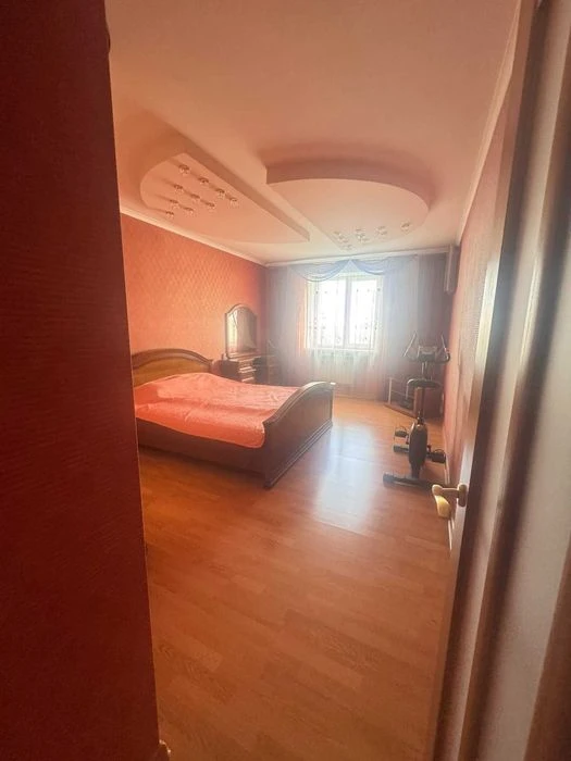 Продам Классную 3х ком Квартира Героев харькова 127 м2 Серти
