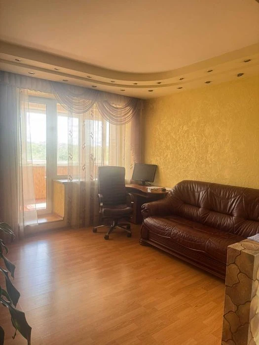 Продам Классную 3х ком Квартира Героев харькова 127 м2 Серти
