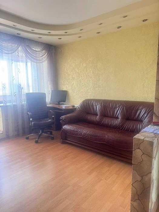 Продам Классную 3х ком Квартира Героев харькова 127 м2 Серти