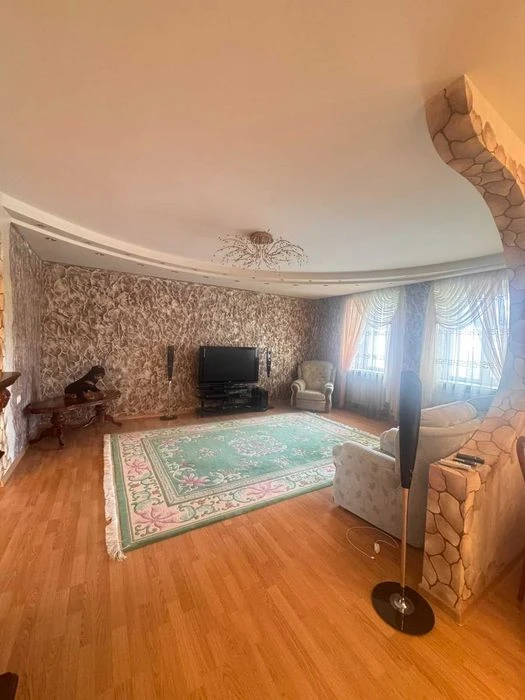 Продам Классную 3х ком Квартира Героев харькова 127 м2 Серти