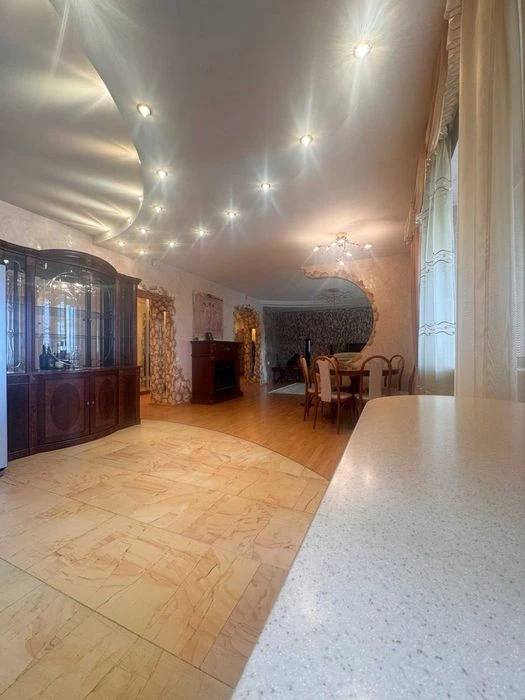 Продам Классную 3х ком Квартира Героев харькова 127 м2 Серти