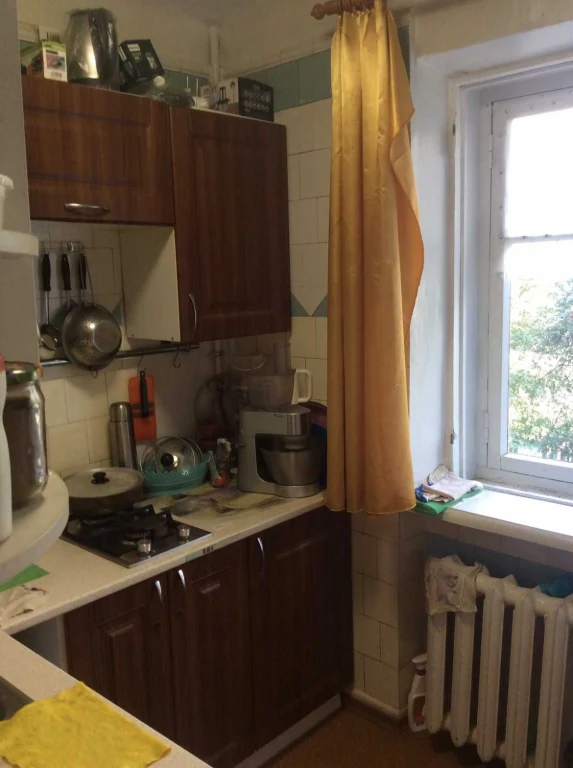 Urgent sale of a three-room apartment on Aerospace Avenue (Gagarin Avenue)