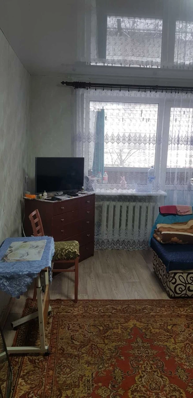 Urgent sale of a three-room apartment on Aerospace Avenue (Gagarin Avenue)