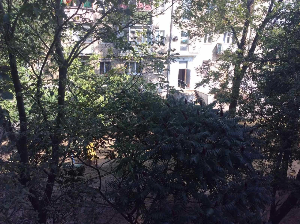 Urgent sale of a three-room apartment on Aerospace Avenue (Gagarin Avenue)