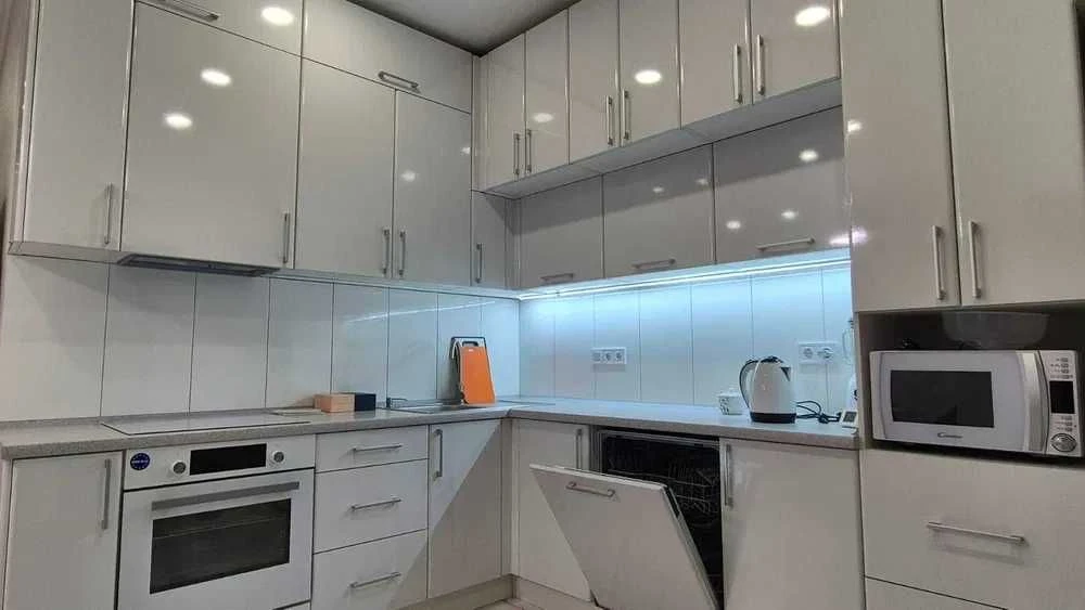 Selling a 2-bedroom apartment in the Parkovy Kvartal residential complex, 70 sq m (22838)