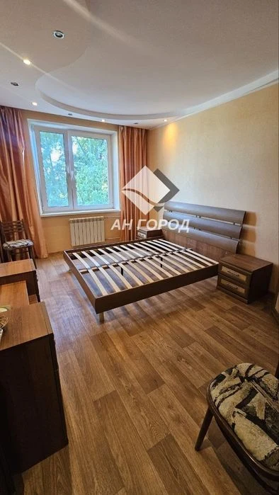 Kholodnaya Gora, Cherednichenkovskiy Lane 7, 3-room apartment